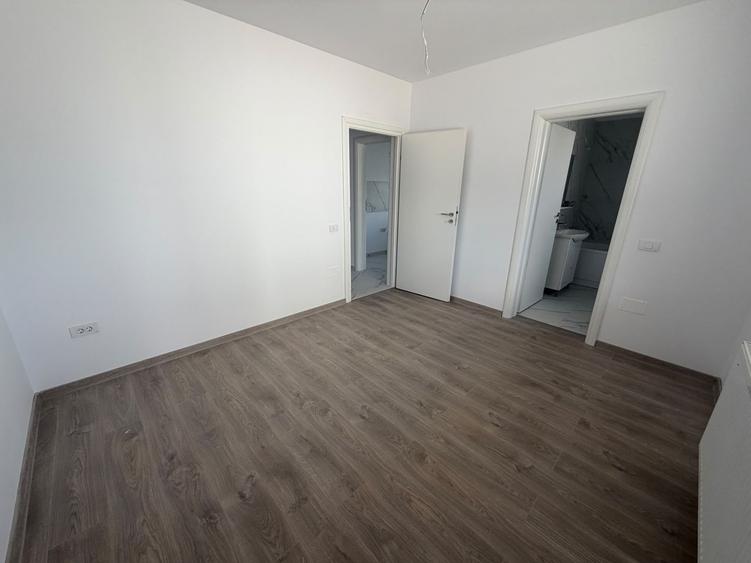 Apartament cu 3 camere decomandat în Dobroești