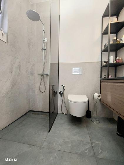 Casă cu 4 camere cu Teren 450 Mp în Central