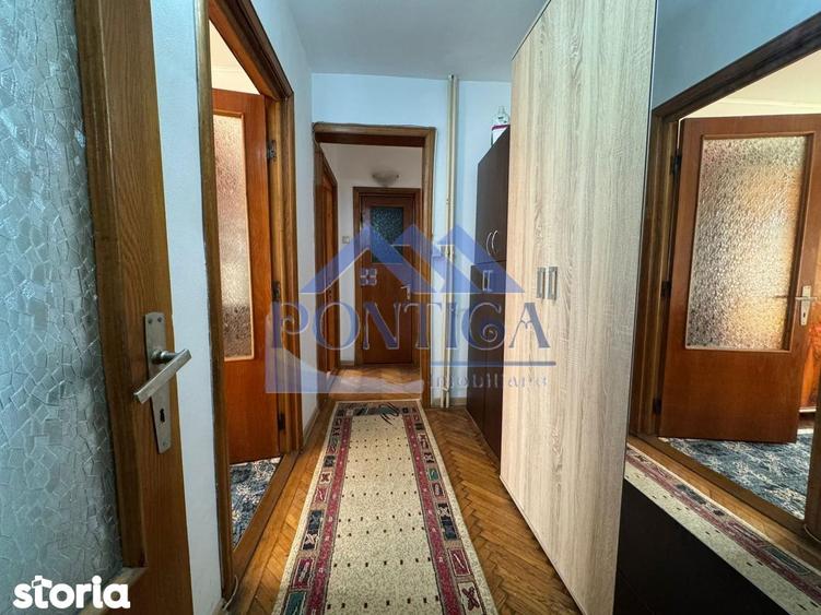 Apartament cu 3 camere decomandat, mobilat în Casa de Cultură