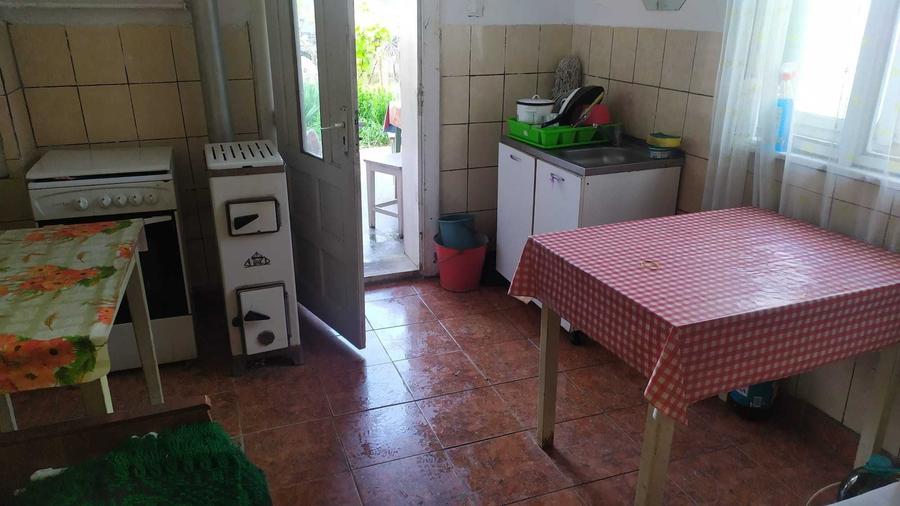Casă cu 3 camere decomandat în Unirea