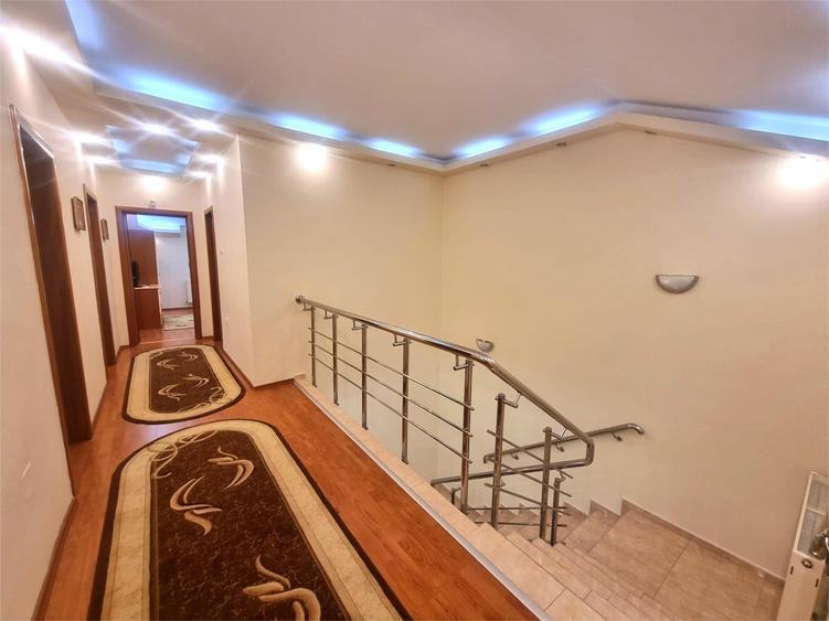 Casă cu 5 camere cu Canalizare în Pipera