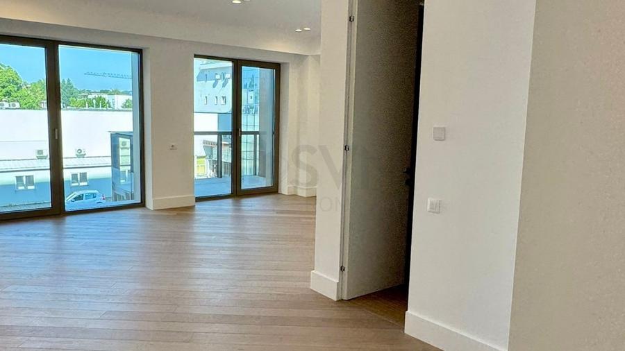 Apartament cu 3 camere decomandat în Pipera