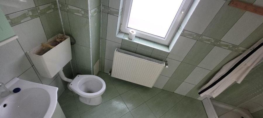 Casă individuală cu 5 camere cu Teren 120 Mp în Florești