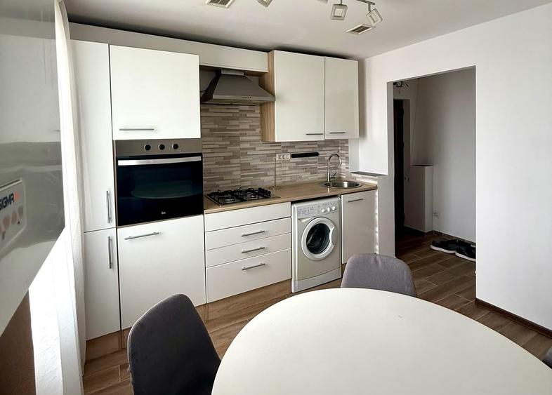 Apartament cu 3 camere semidecomandat, mobilat în Iosefin