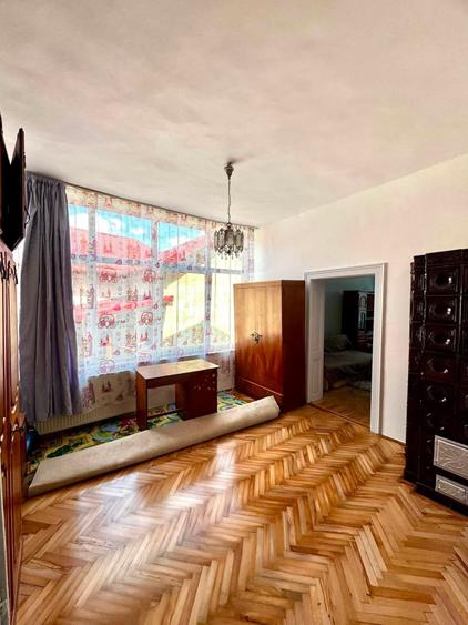 Apartament cu 4 camere semidecomandat, mobilat în Gruia