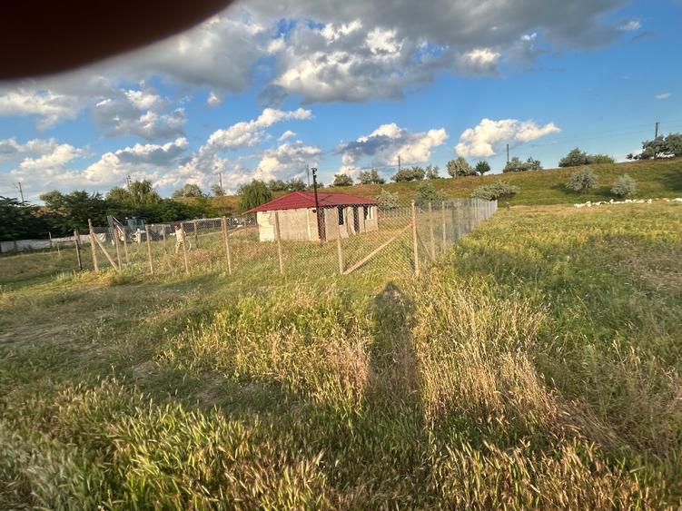 Teren Construcții intravilan de 1000 mp, în Bărboși