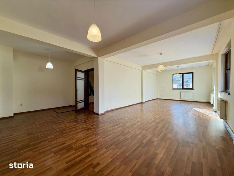 Casă cu 5 camere cu Canalizare în Giurgiului