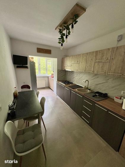 Apartament cu 3 camere decomandat în Valea Cetății