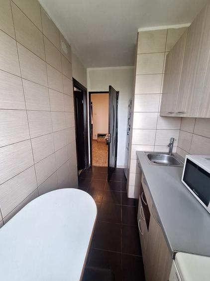 Apartament cu 2 camere semidecomandat, mobilat în Drumul Taberei