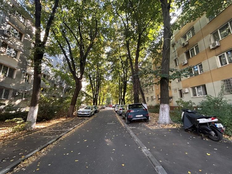 Apartament cu 3 camere decomandat, mobilat în Drumul Taberei