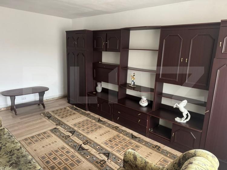 Apartament cu 3 camere decomandat, mobilat în Nord-Est