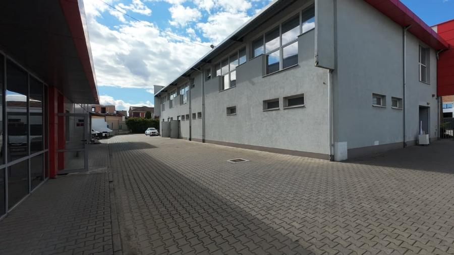 Spațiu comercial, de 420 mp, în Centura