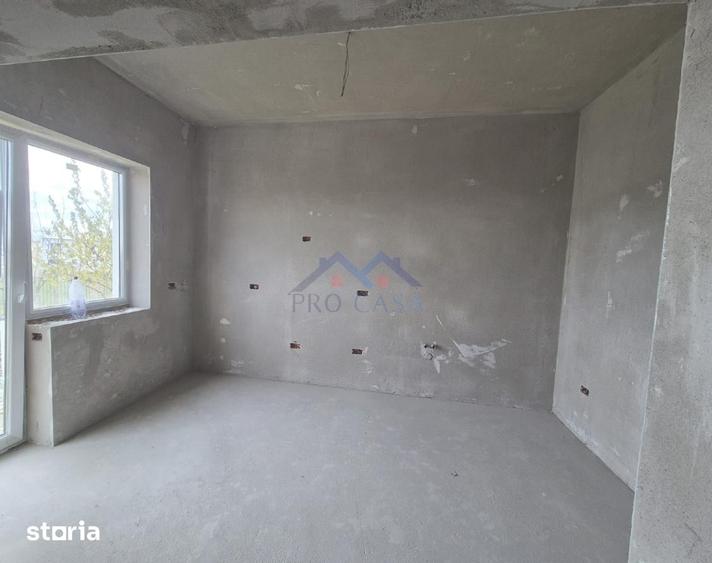 Apartament cu 4 camere în Cetate
