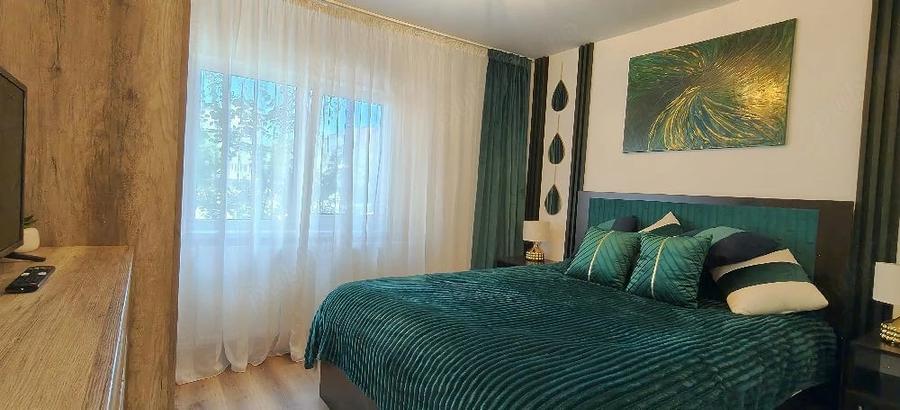 Apartament cu 3 camere decomandat, mobilat în Centrul Civic