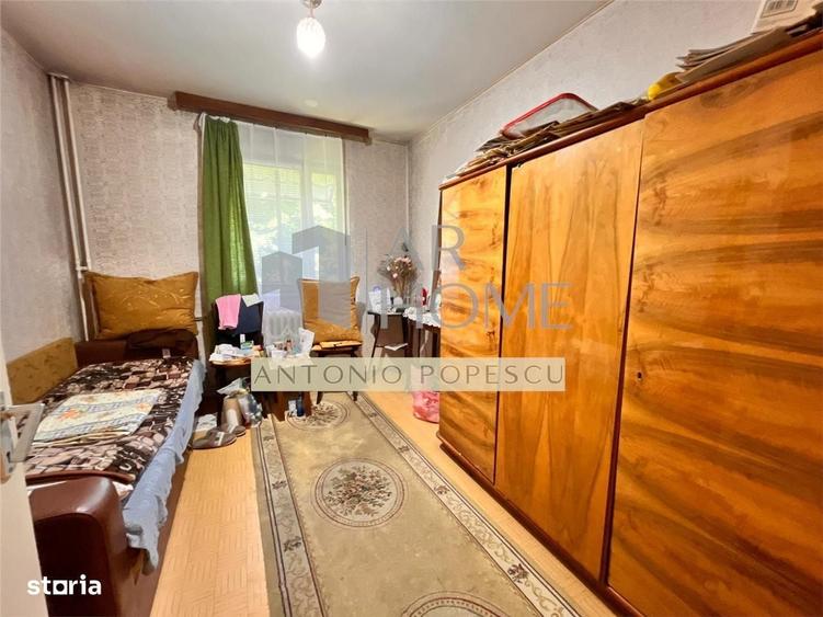 Apartament cu 3 camere semidecomandat în Lipănești