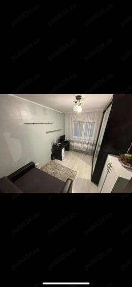Apartament cu 4 camere decomandat în Basarabia