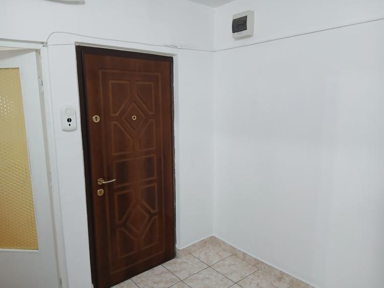 Apartament cu 2 camere decomandat în Nicolina