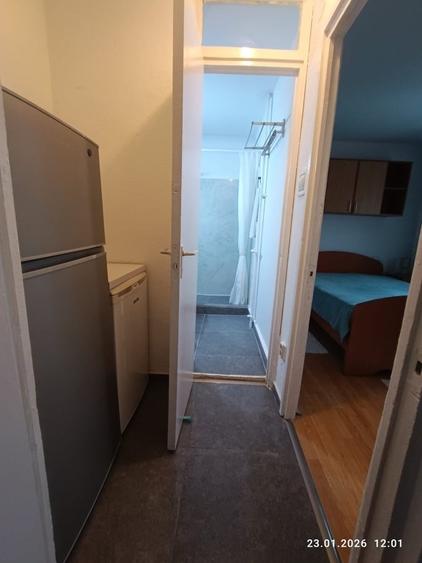 Apartament cu 2 camere semidecomandat în Berceni