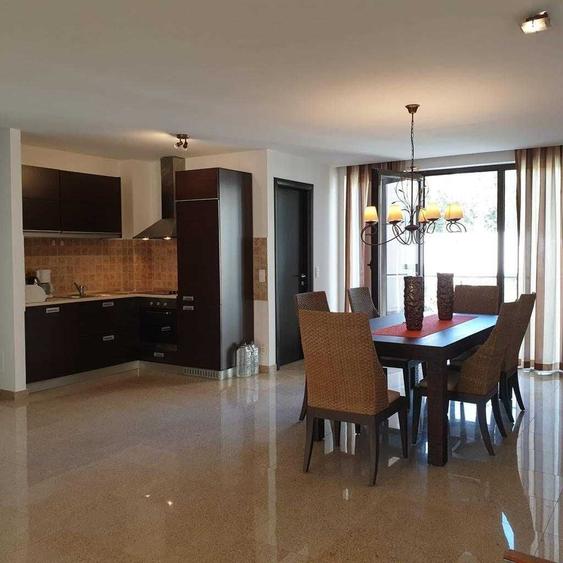 Apartament cu 3 camere decomandat în Petrești
