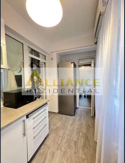 Apartament cu 2 camere semidecomandat, mobilat în Sud
