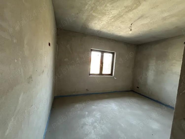 Casă cu 5 camere în Livada