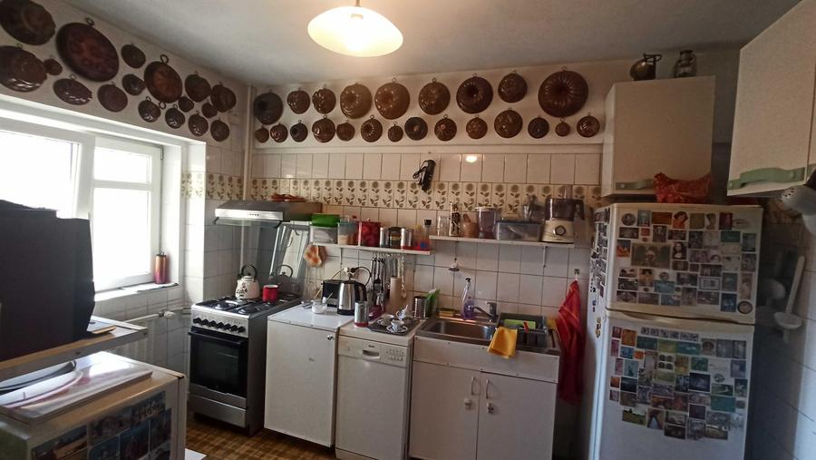 Apartament cu 4 camere decomandat în Lacul Tei