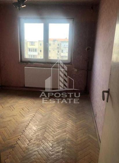 Apartament cu 3 camere semidecomandat în Șagului