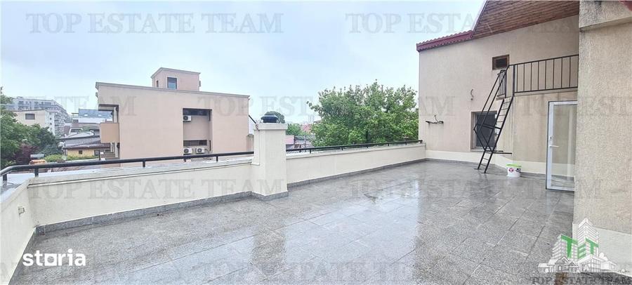 Casă cu 9 camere cu Teren 358 Mp în Grivița