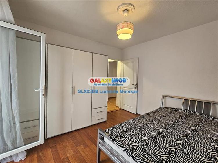 Apartament cu 3 camere decomandat, mobilat în Micro 12
