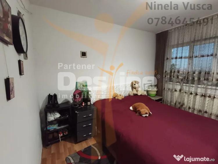 Apartament cu 3 camere decomandat, mobilat în Micro 11