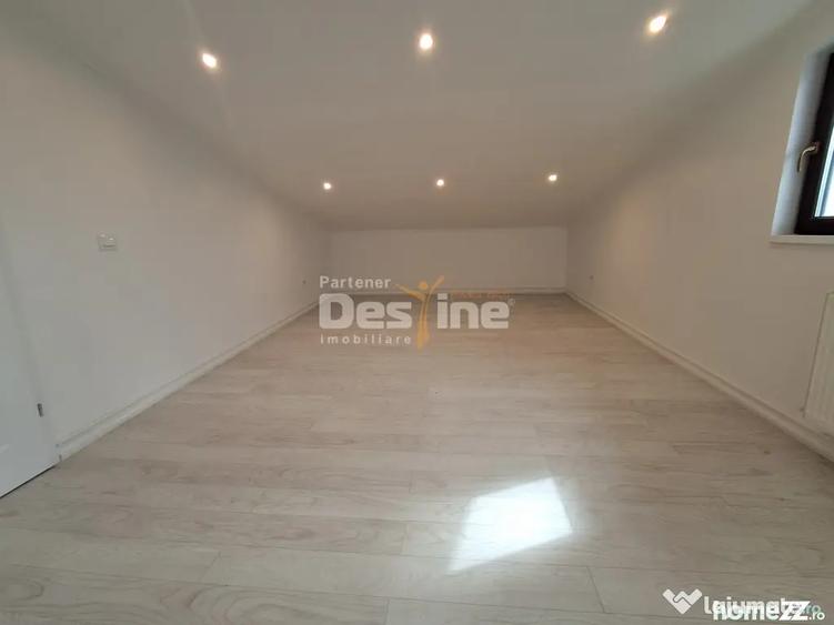 Casă cu 6 camere cu Teren 500 Mp în Valea Adâncă