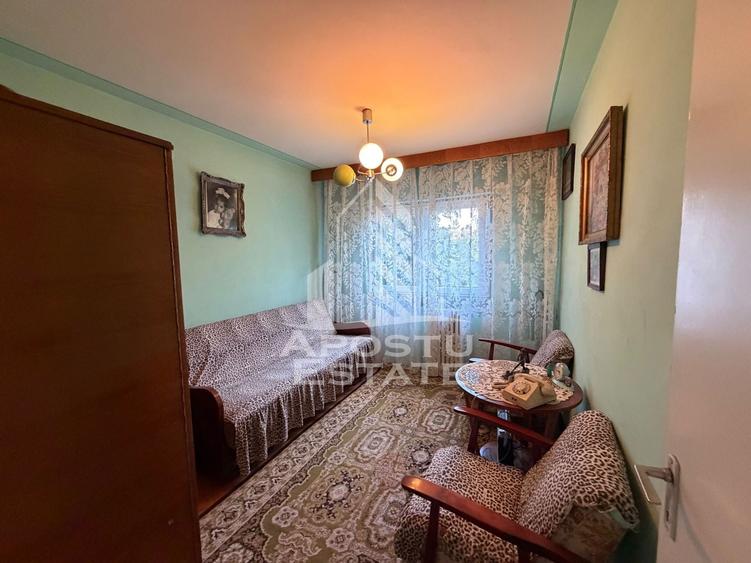 Apartament cu 3 camere decomandat în Bucovina