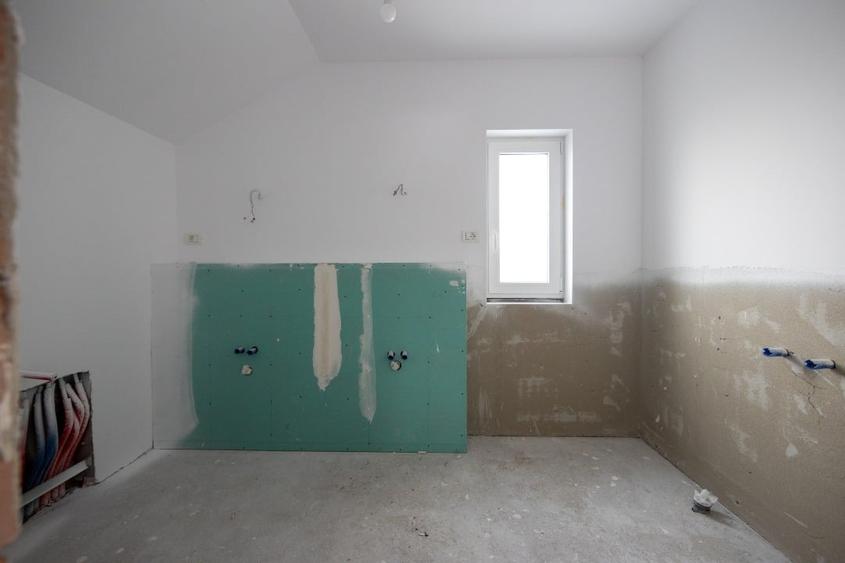 Duplex cu 4 camere cu Teren 325 Mp în Moșnița Veche