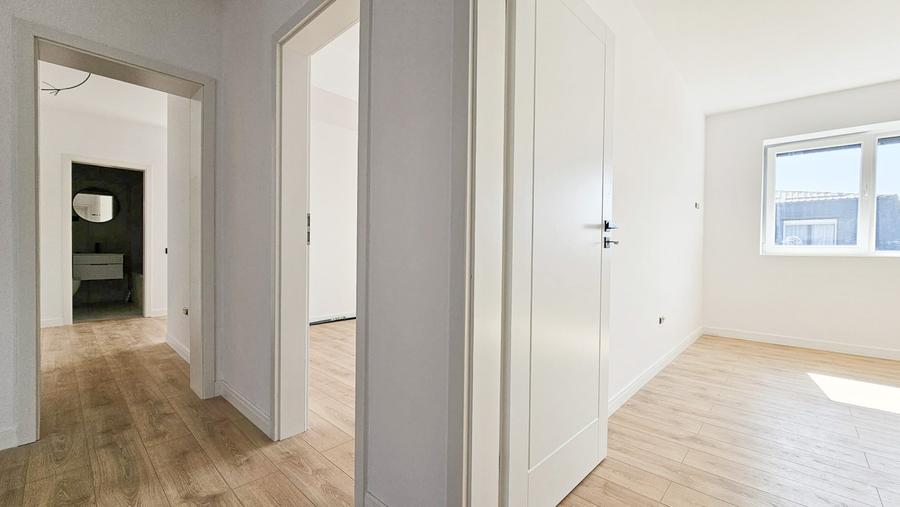 Penthouse cu 3 camere decomandat în Militari
