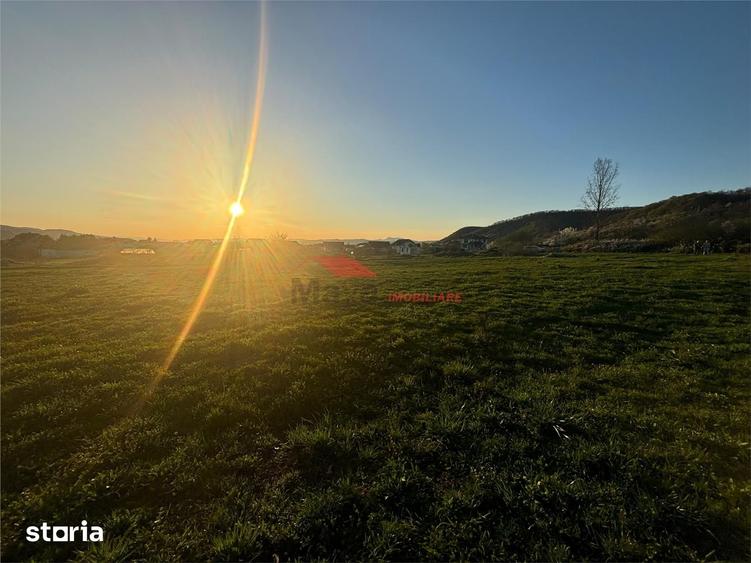 Teren de 7200 mp, în Central
