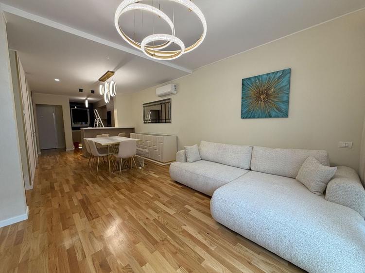 Casă cu 5 camere cu Canalizare în Pipera