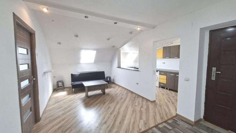 Apartament cu 3 camere decomandat în Ștefănești