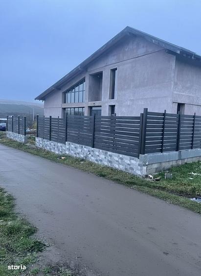 Casă cu 6 camere cu Teren 1000 Mp în Central