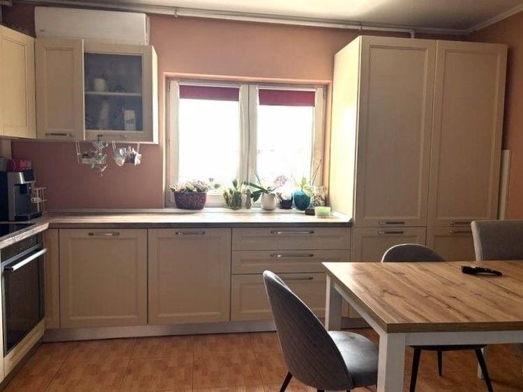 Apartament cu 4 camere decomandat, mobilat în Vitan Mall