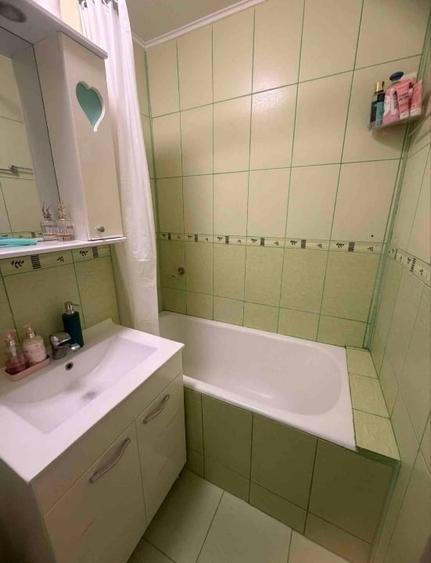 Apartament cu 2 camere decomandat, mobilat în Tei