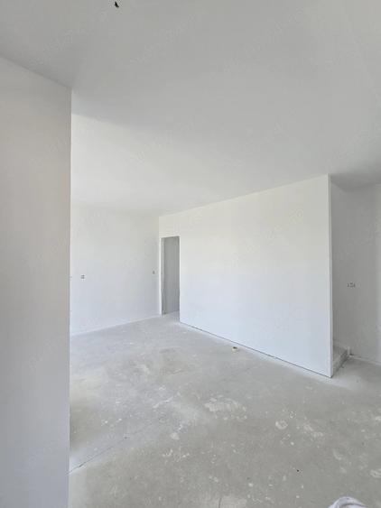 Casă cu 5 camere cu Teren 277 Mp în Torontalului