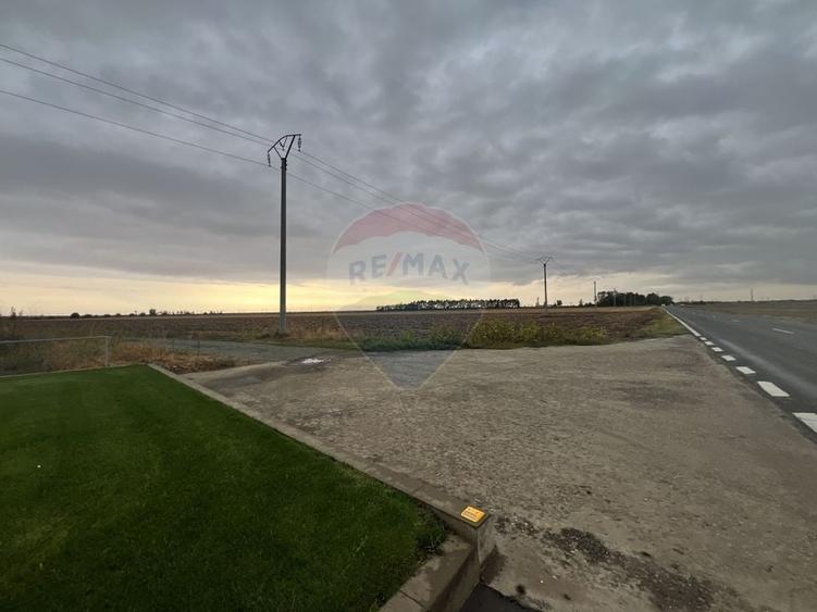 Teren agricol extravilan de 27882 mp, în Exterior Est