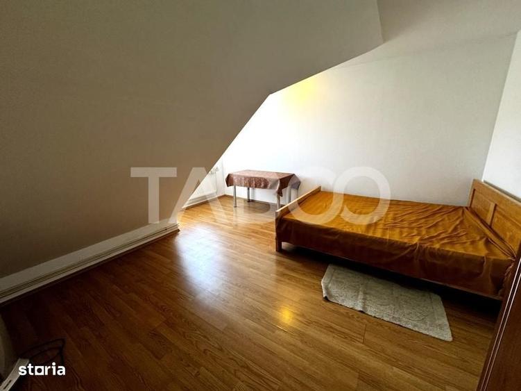 Apartament cu 4 camere decomandat în Vasile Aaron