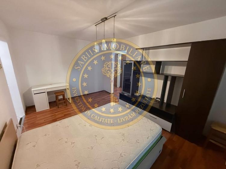Apartament cu 3 camere semidecomandat în Timișoara