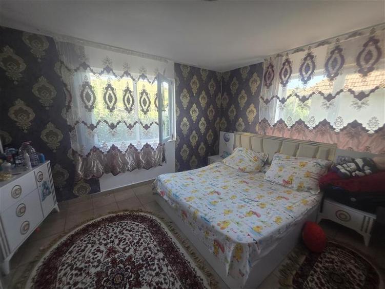 Casă cu 4 camere cu Teren 400 Mp în Pănet