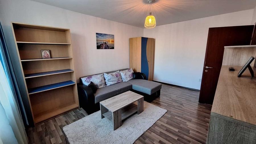 Apartament cu 2 camere decomandat în Calea București