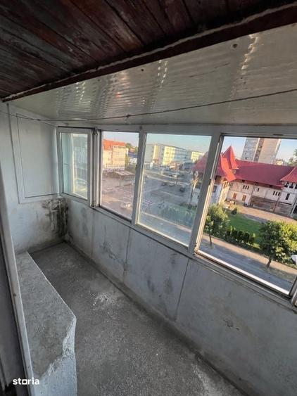 Apartament cu 3 camere decomandat în Valea Rosie