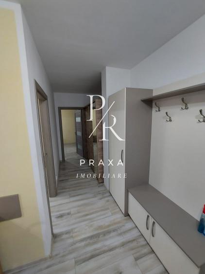 Apartament cu 3 camere semidecomandat, mobilat în Florești