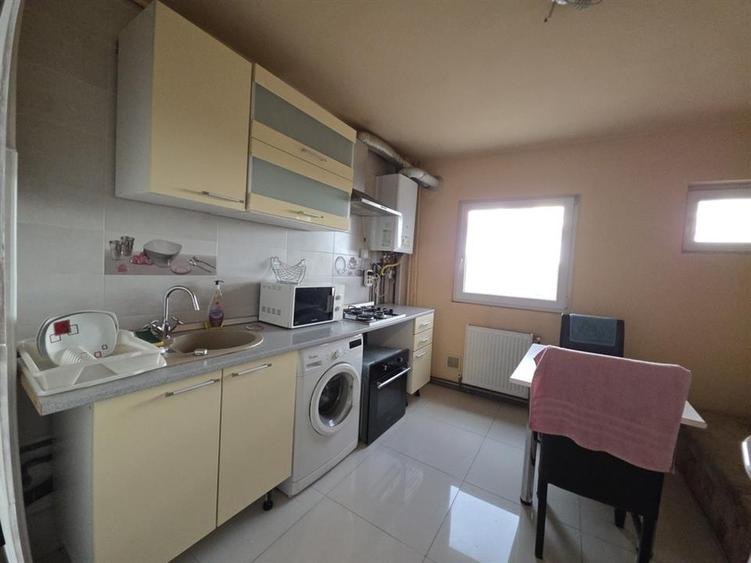 Apartament cu 2 camere decomandat, mobilat în Mărăști