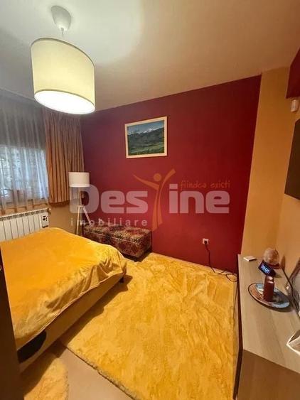 Apartament cu 4 camere decomandat, mobilat în Uverturii